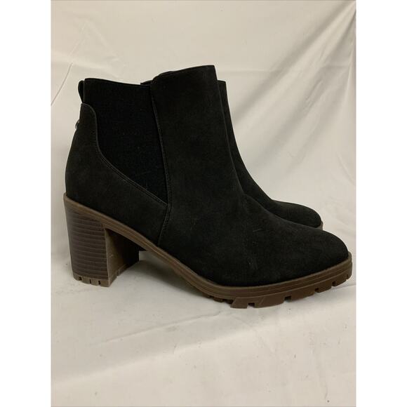 ZBY Lug Sole Black Boots Womens 8.5 Booties New - Picture 1 of 8